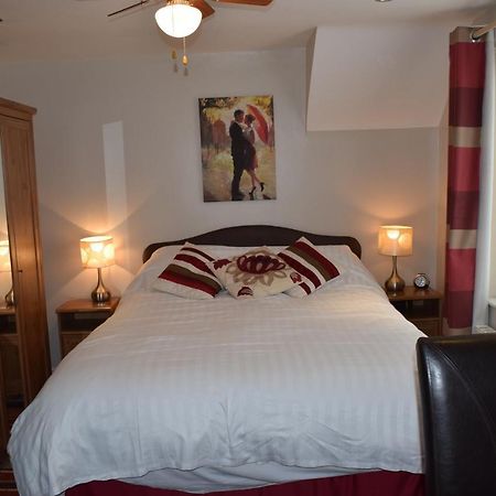 Castle Green Bed And Breakfast Ashbourne  Esterno foto